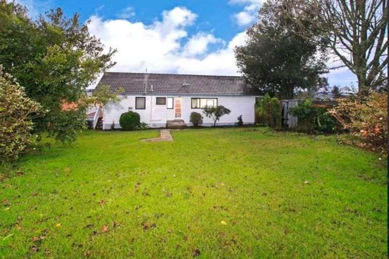 Photo of property in 13 Santiago Crescent, Unsworth Heights, Auckland, 0632