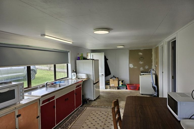 Photo of property in 1 Point Road, Mokau, 4376