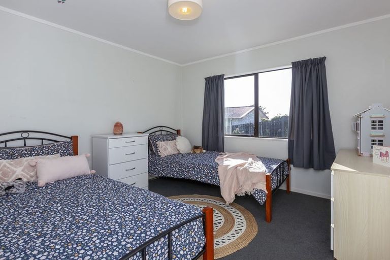 Photo of property in 22 Staysail Place, Whitby, Porirua, 5024