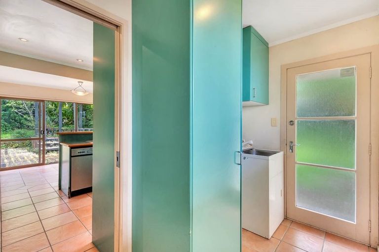 Photo of property in 1 Celina Place, Browns Bay, Auckland, 0630