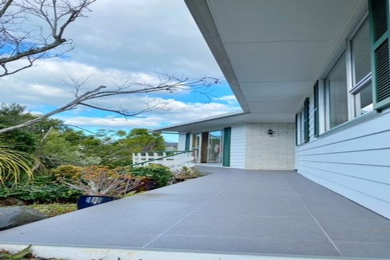 Photo of property in 67 Ravenwood Drive, Forrest Hill, Auckland, 0620