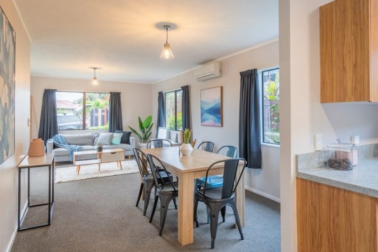 Photo of property in 24 Gavin Road, Raumati Beach, Paraparaumu, 5032