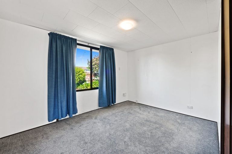 Photo of property in 121 Shifnal Drive, Randwick Park, Auckland, 2105