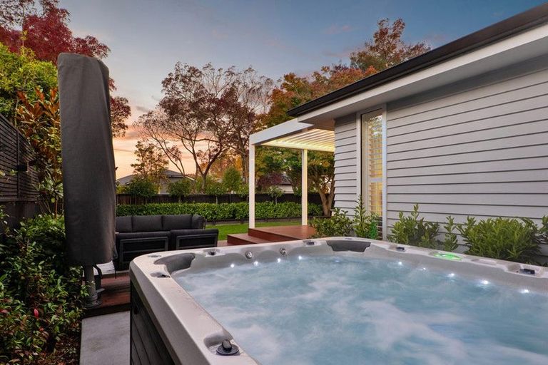 Photo of property in 49 Paparoa Street, Papanui, Christchurch, 8053