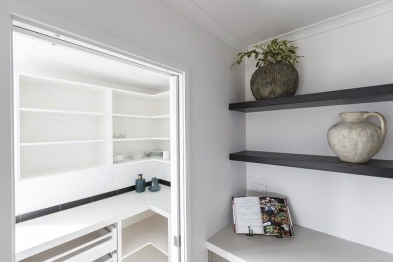 Photo of property in 12 Kahukaka Road, One Tree Point, 0118