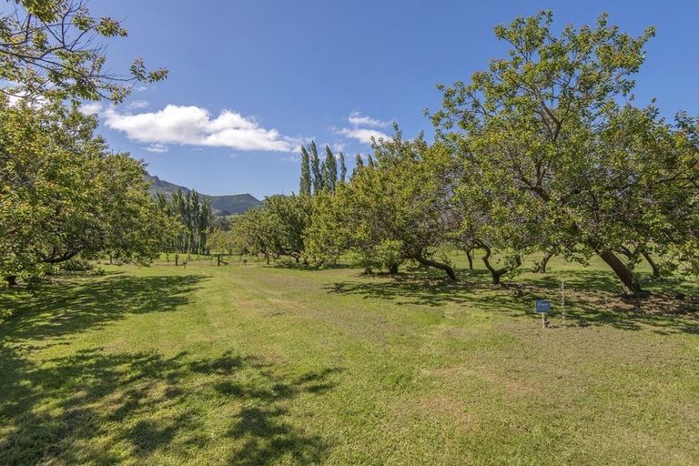 Photo of property in 165 Governors Bay - Teddington Road, Teddington, Lyttelton, 8971