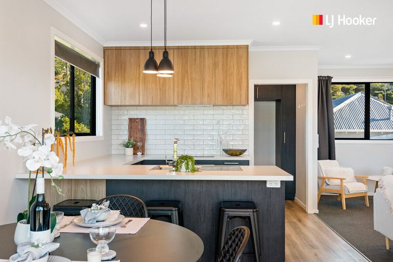 Photo of property in 7a Athol Place, Ravensbourne, Dunedin, 9022