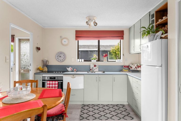 Photo of property in 15 Verel Street, Fairfield, Hamilton, 3214