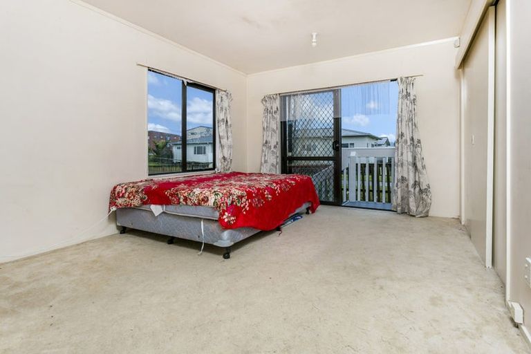 Photo of property in 2/62 Tonar Street, Northcote, Auckland, 0627