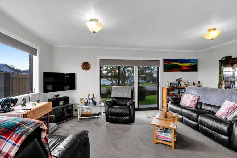 Photo of property in 25 Puketotara Street, Highlands Park, New Plymouth, 4312