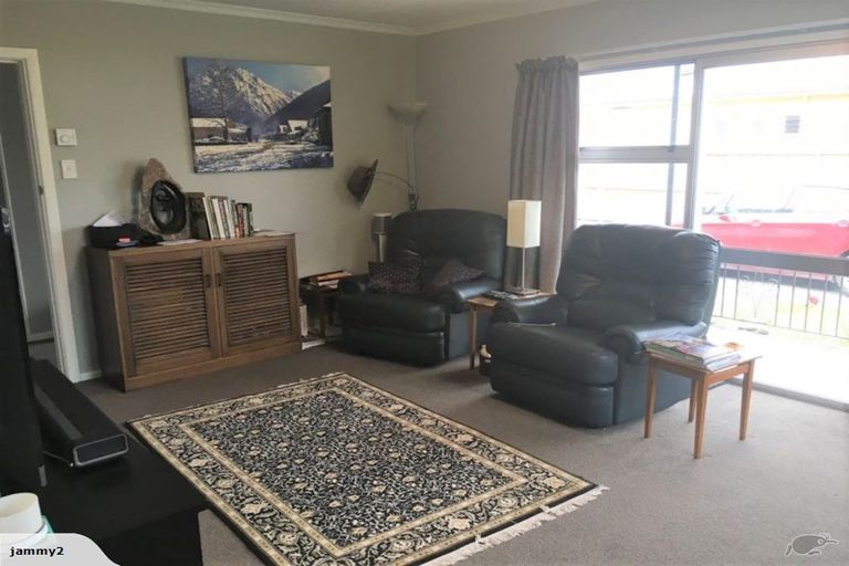 Photo of property in 61 Burnett Street, Oxford, 7430