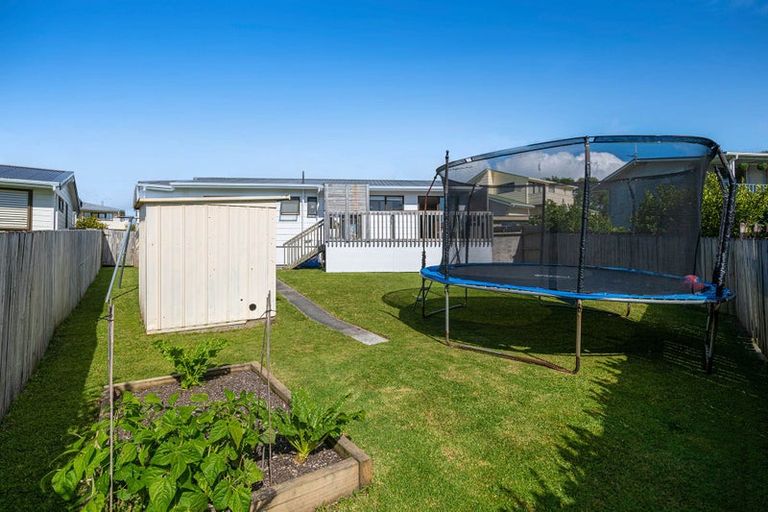 Photo of property in 36 Kawau View Road, Snells Beach, 0920