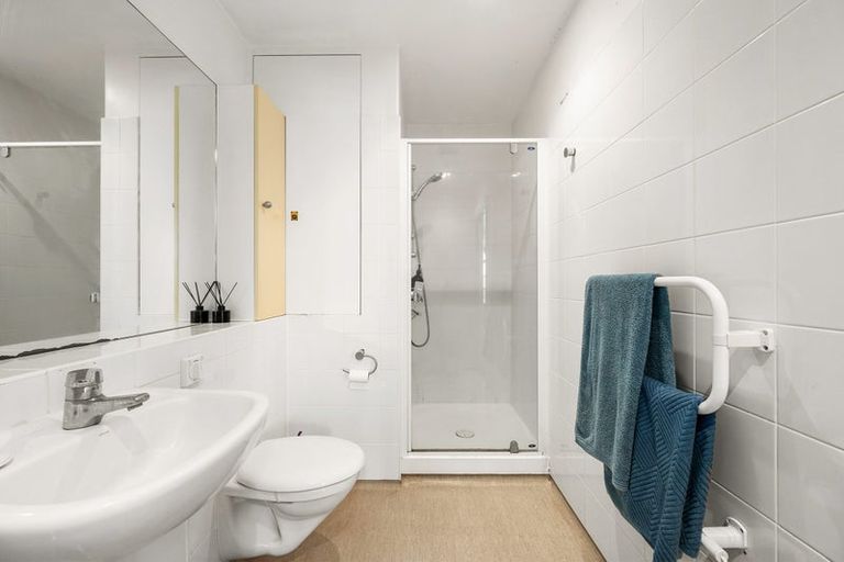 Photo of property in Kelvin House, 6e/16 The Terrace, Wellington Central, Wellington, 6011