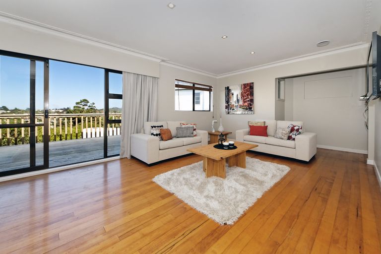 Photo of property in 20 Tauhara Street, Green Bay, Auckland, 0604