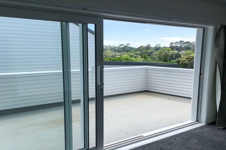 Photo of property in 99 Vandeleur Avenue, Birkdale, Auckland, 0626