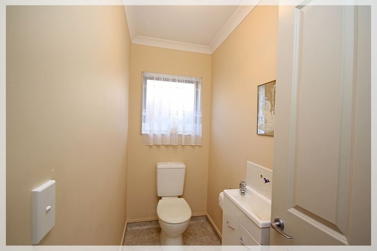 Photo of property in 93a Queen Street West, Levin, 5510