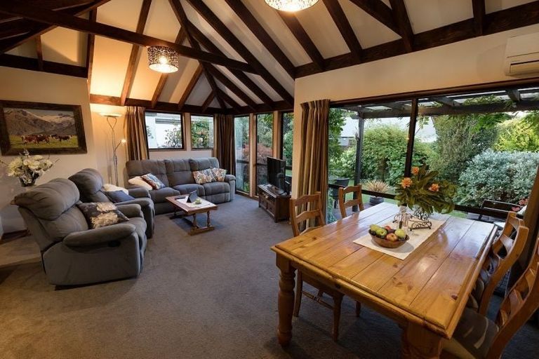 Photo of property in 22a Heuchan Lane, Wanaka, 9305