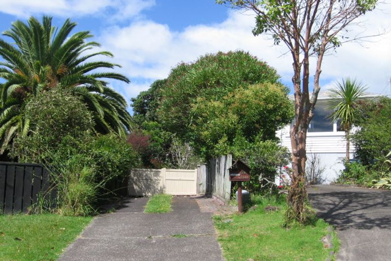 Photo of property in 18 Liddell Street, Hillcrest, Auckland, 0627