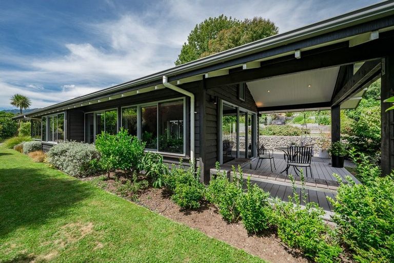 Photo of property in 4 Ferndale Drive, Waikanae, 5036