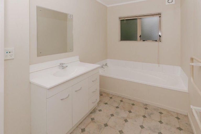 Photo of property in 14 Emmerdale Mews, Highbury, Palmerston North, 4412
