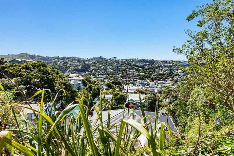 Photo of property in 112 Eden Street, Island Bay, Wellington, 6023