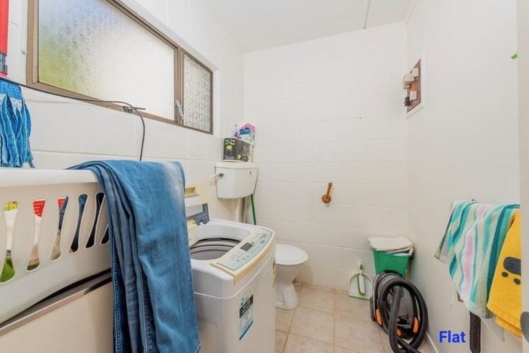 Photo of property in 3 Mulberry Place, Glenfield, Auckland, 0629