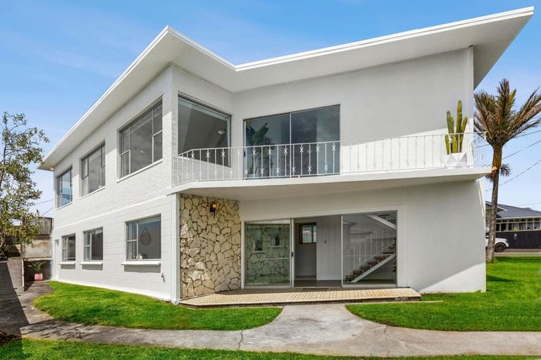 Photo of property in 8 Wallace Place, Westown, New Plymouth, 4310