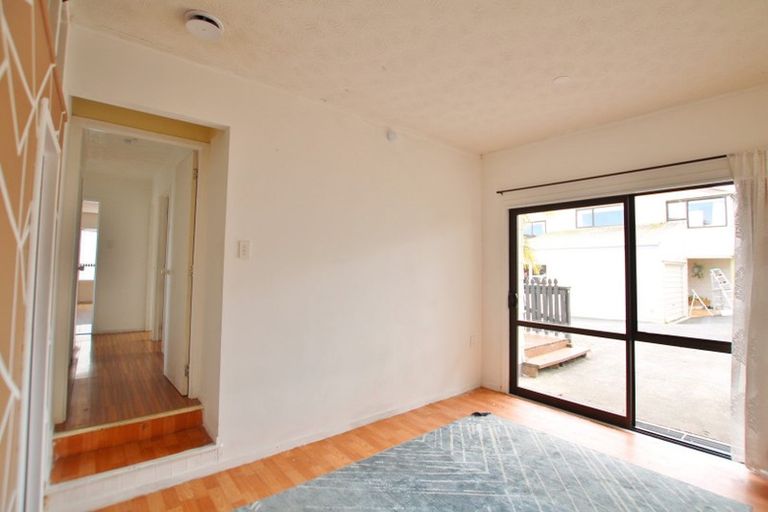Photo of property in 3/101 Donovan Street, Blockhouse Bay, Auckland, 0600