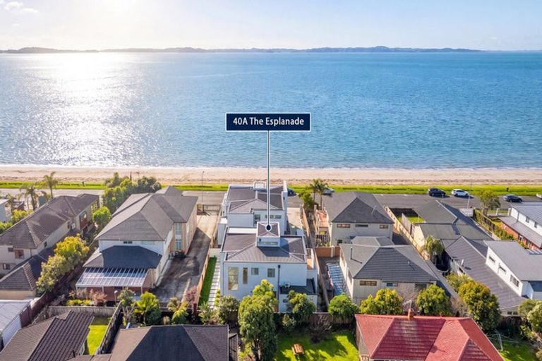 Photo of property in 40a The Esplanade, Eastern Beach, Auckland, 2012