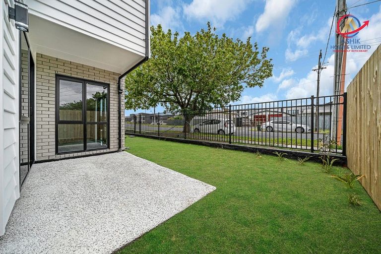 Photo of property in 16 Henwood Road, Mangere East, Auckland, 2024