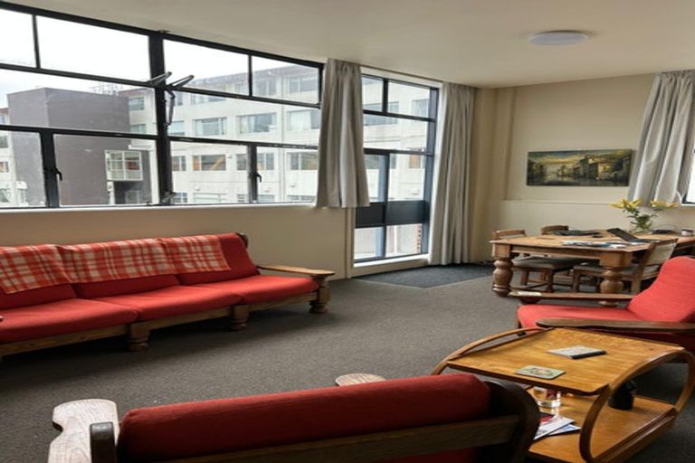 Photo of property in 4 Torrens Terrace, Mount Cook, Wellington, 6011