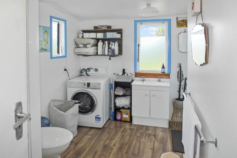 Photo of property in 31 Shortt Street, Foxton Beach, Foxton, 4815