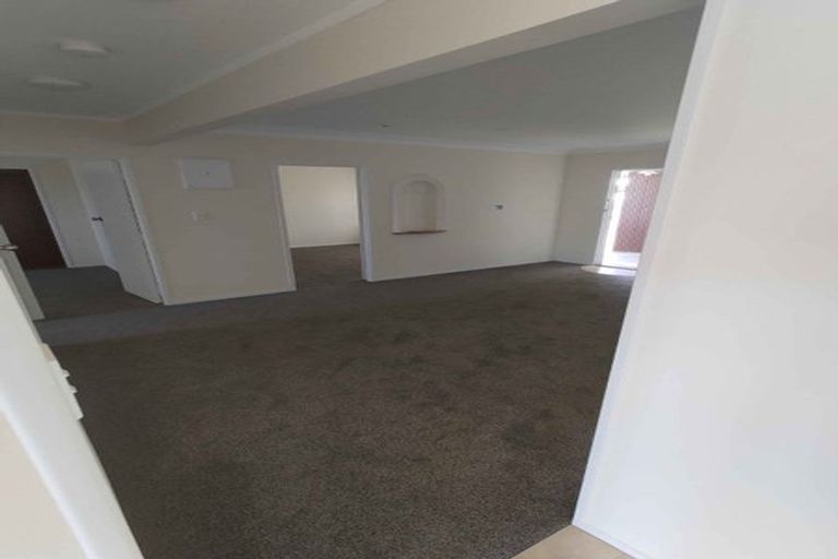 Photo of property in 4 Butterworth Avenue, Opaheke, Papakura, 2113