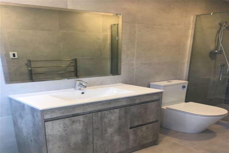 Photo of property in 2 Meritage Lane, Te Atatu South, Auckland, 0610