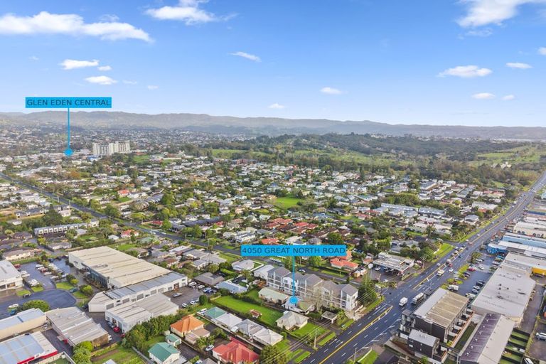 Photo of property in 4050 Great North Road, Glen Eden, Auckland, 0602
