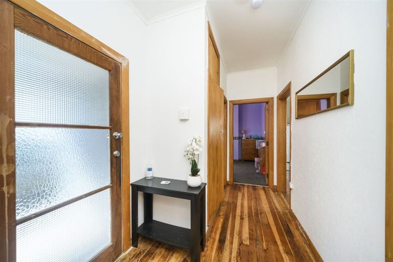 Photo of property in 15 Waldegrave Street, Palmerston North, 4410