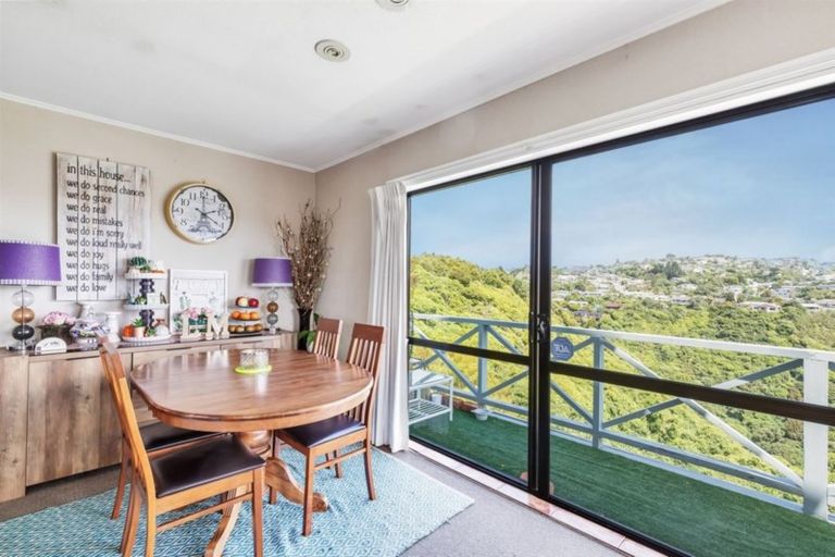 Photo of property in 56 Dominica Crescent, Grenada Village, Wellington, 6037