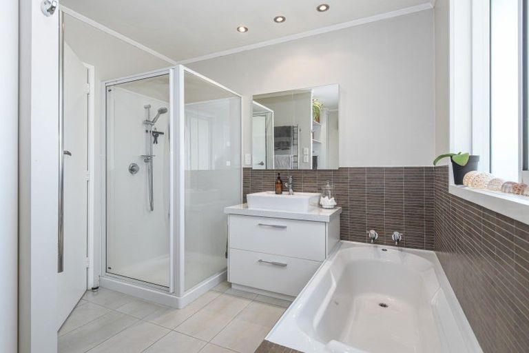 Photo of property in 5 Darroch Street, Fairy Springs, Rotorua, 3015