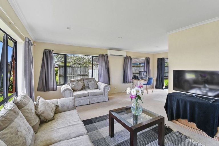 Photo of property in 184 Wattle Farm Road, Wattle Downs, Auckland, 2103