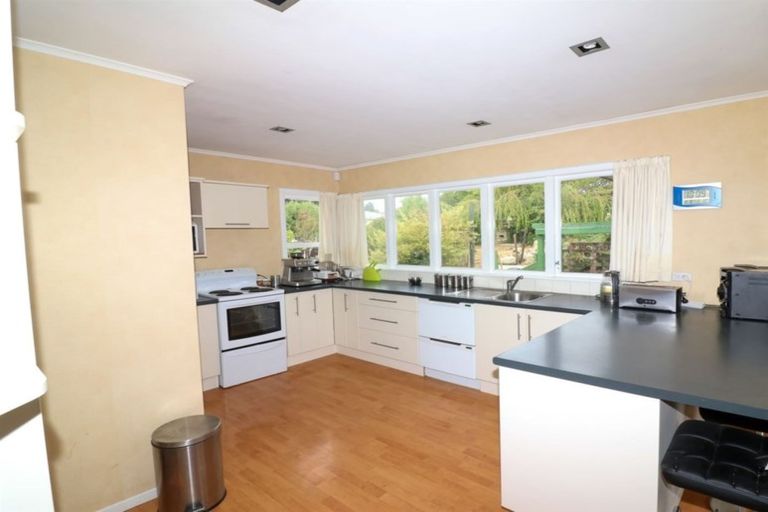 Photo of property in 11 Ries Street, Dannevirke, 4930