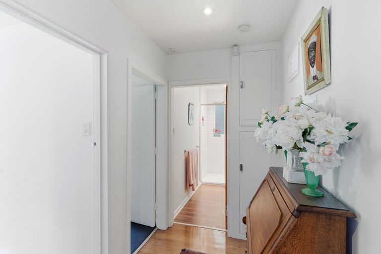 Photo of property in 32 Martindales Road, Heathcote Valley, Christchurch, 8022