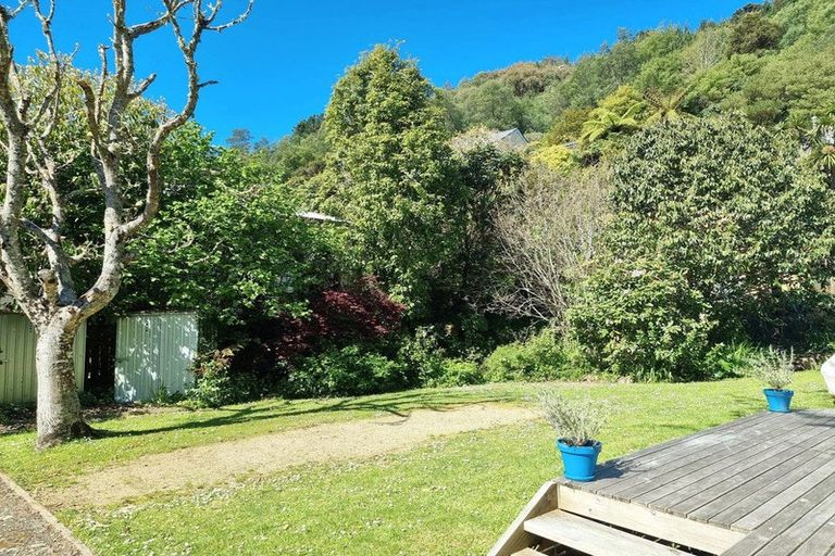 Photo of property in 9 Milton Terrace, Picton, 7220