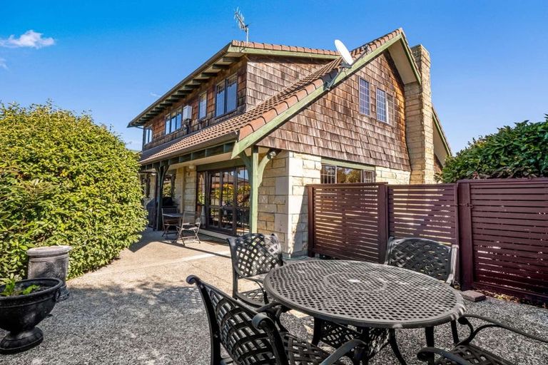 Photo of property in 43 Kilkenny Place, Fitzherbert, Palmerston North, 4410