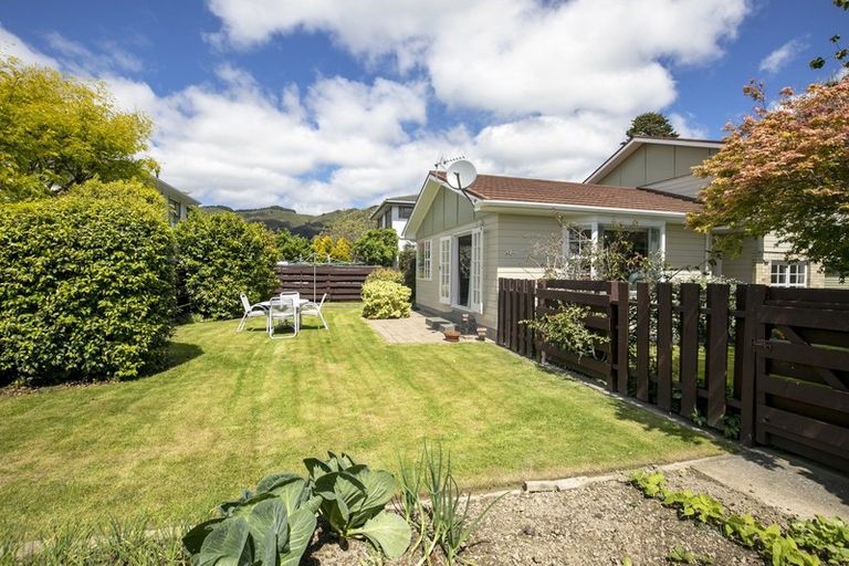 Photo of property in 19 Waddington Drive, Naenae, Lower Hutt, 5011