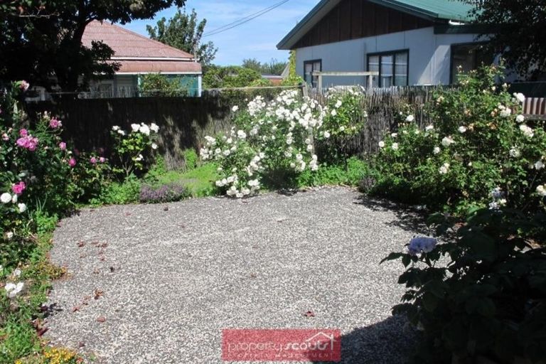 Photo of property in 37 Macandrew Road, South Dunedin, Dunedin, 9012