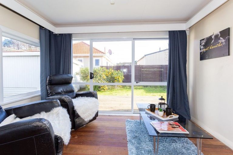 Photo of property in 64 Great North Road, Saint Johns Hill, Whanganui, 4500