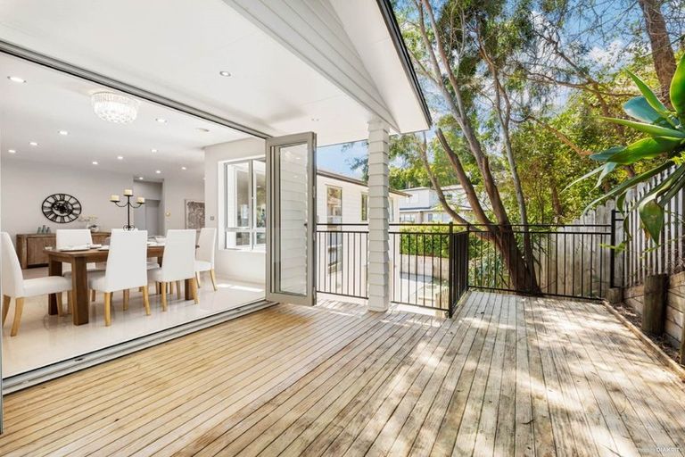 Photo of property in 29 Corricvale Way, Northcross, Auckland, 0630