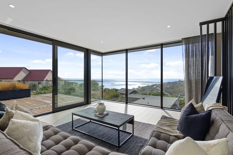 Photo of property in 3 Selleck Street, Mount Pleasant, Christchurch, 8081