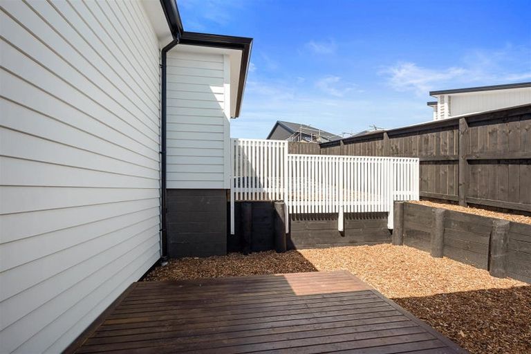 Photo of property in 52 Whakairo Crescent, Gulf Harbour, Whangaparaoa, 0930
