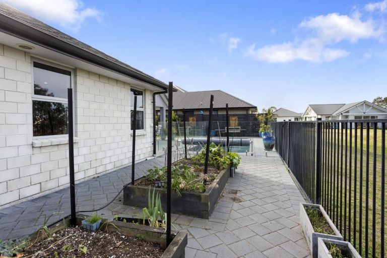 Photo of property in 48 Cassinia Close, Papamoa Beach, Papamoa, 3118